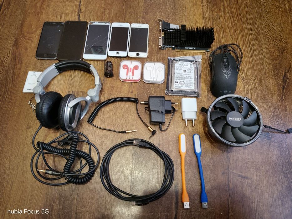 Продам одним  лотом  електроніку