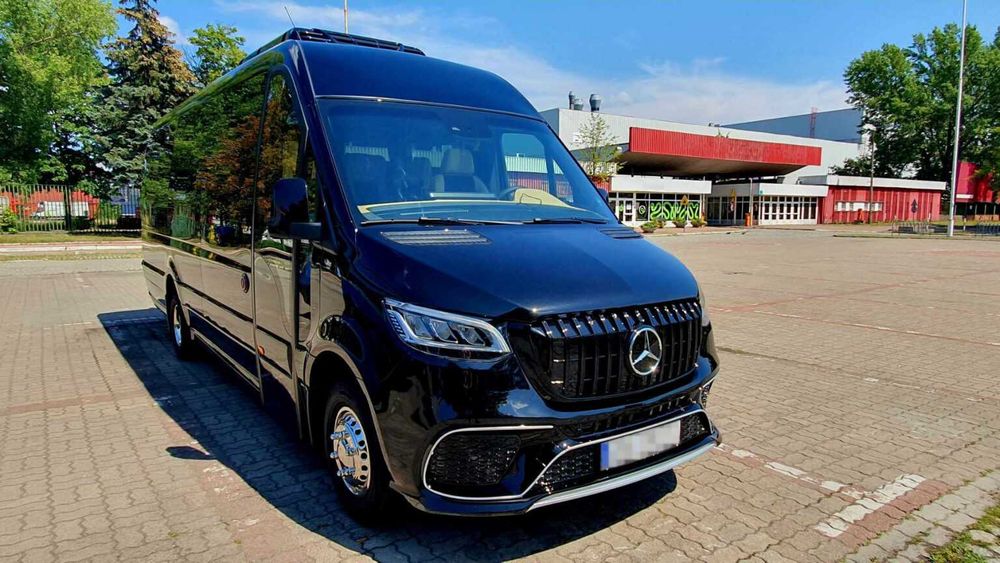 Wynajem 20 osobowego busa z kierowcą Przewóz osób Transport lotnisko