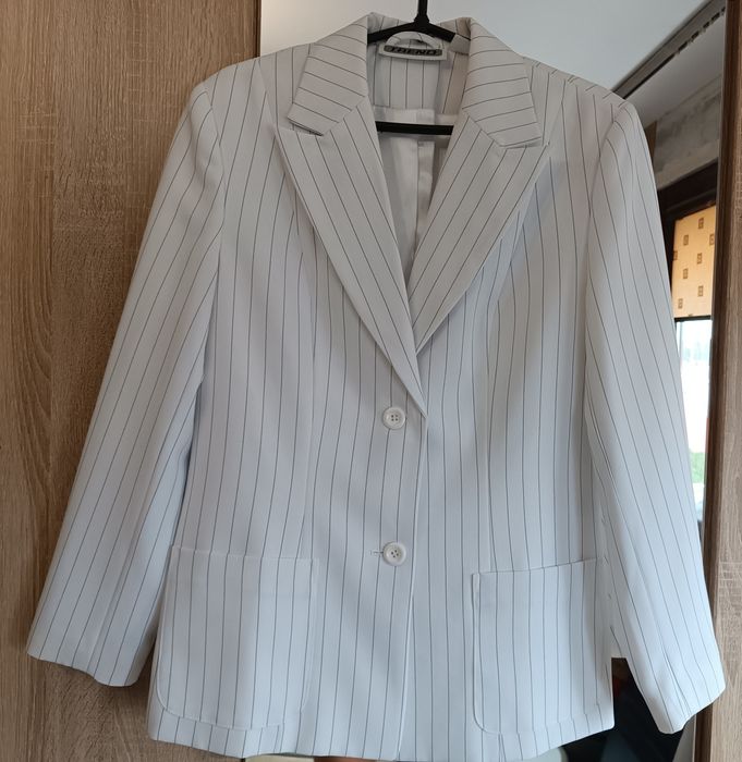 Garnitur damski rozmiar 38 biały