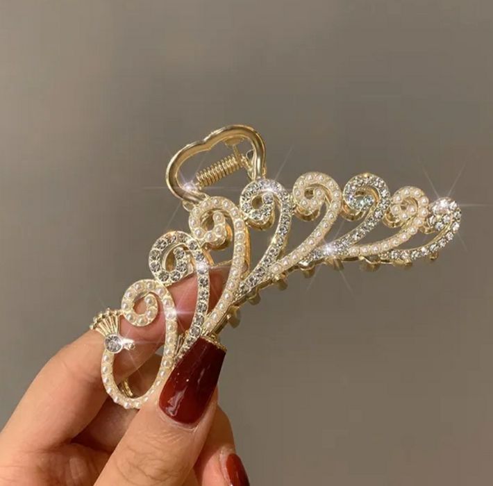 Красиві заколочки зі стразами