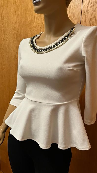 Bluzka baskinka elegancka ecru z łańcuszkiem rozmiar XS i S