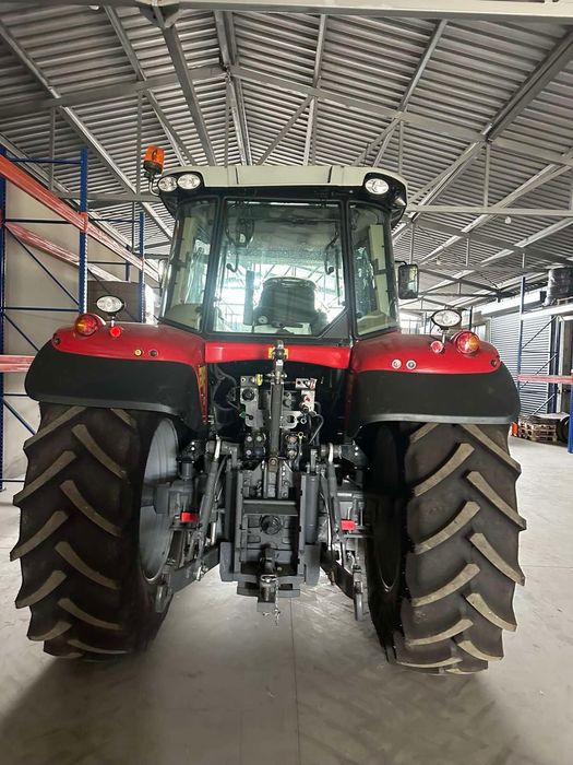 Трактор Massey Ferguson 7715