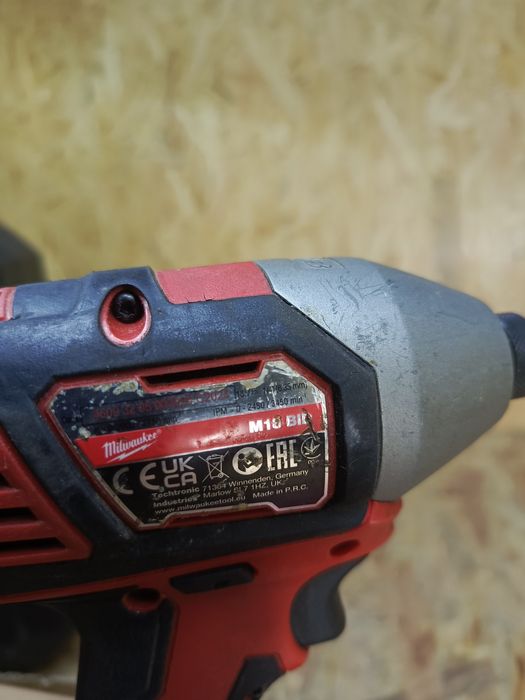 Komplet udarowy Milwaukee m18 wkrętarka zakrętarka