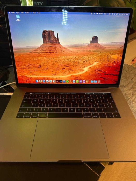 MacBook Pro 15.4” 2017 • Intel i7 • 16GB RAM • SSD 256gb