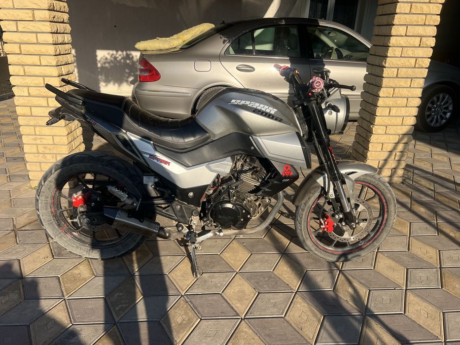 Spark 200R33 у хорошому стані