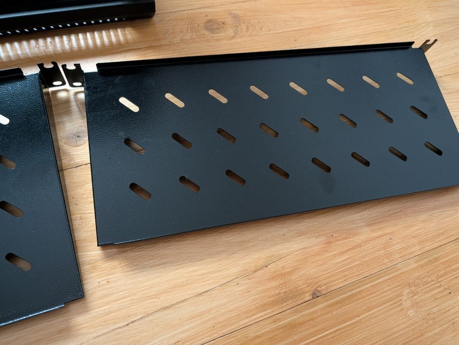 Шафа монтажна настінна CMS 9U