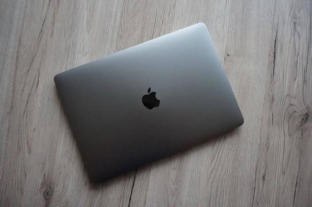 MacBook Pro 2017, 16GB, 256GB