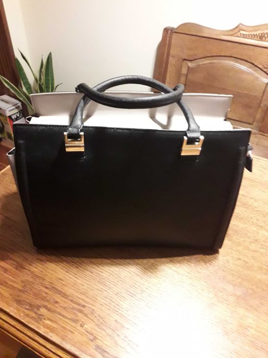 Elegancka czarna torebka  firmy H&M