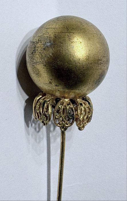 Antigos pentes dourados de cabelo com floral do Sec XIX e alfinete de chapeu dourado - preços individuais