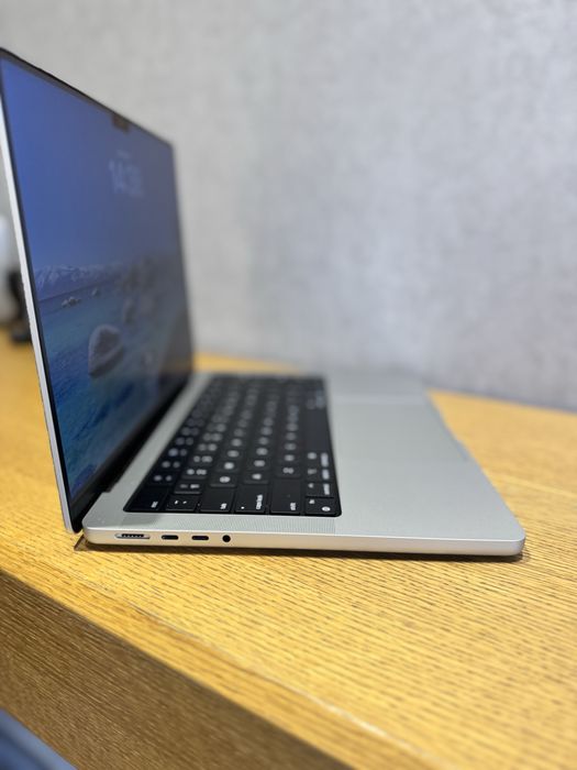 Apple MacBook Pro 14' 2021 M1 Pro 16/512Gb Silver: 40 300 грн