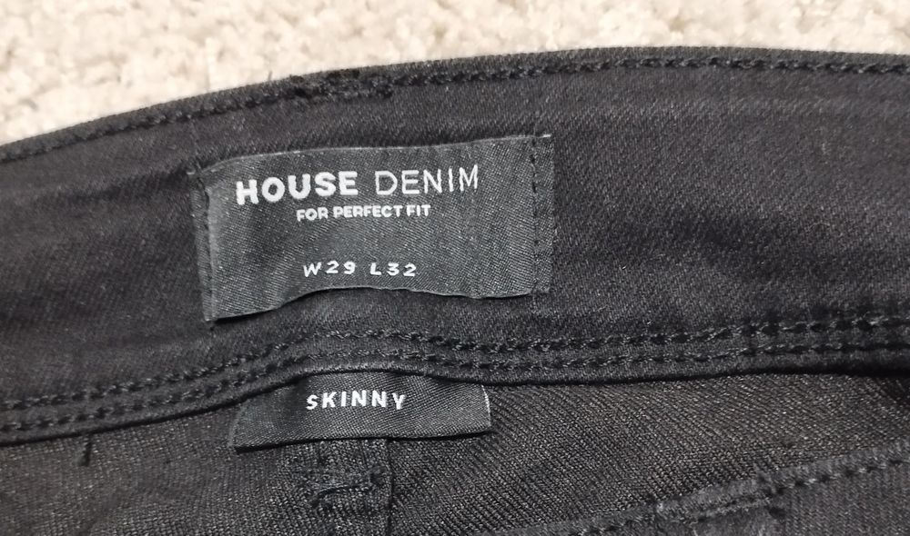 Czarne jeansy House L