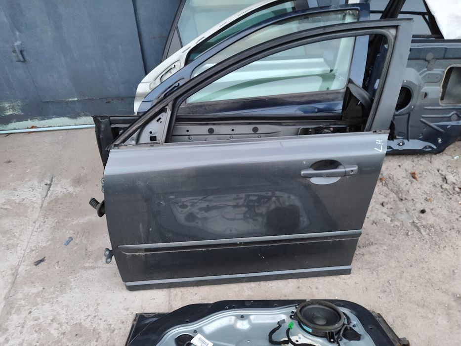 Дверь передняя задняя левая правая двері Volvo V50 2004-2010 разборка