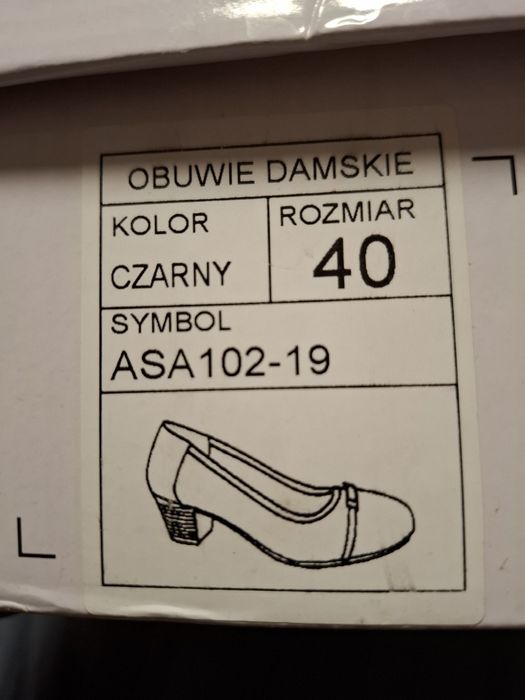 Buty Czółenka rozmiar 40 czarne NOWE.