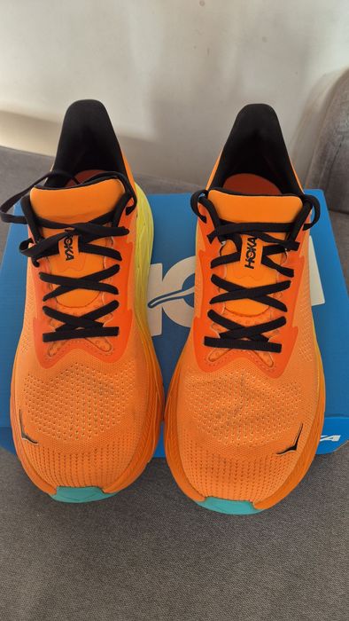 Buty do biegania HOKA Arahi 7, rozm. 43 1/3, jak nowe