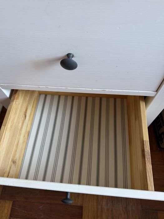 Mesa de cabeceira IKEA