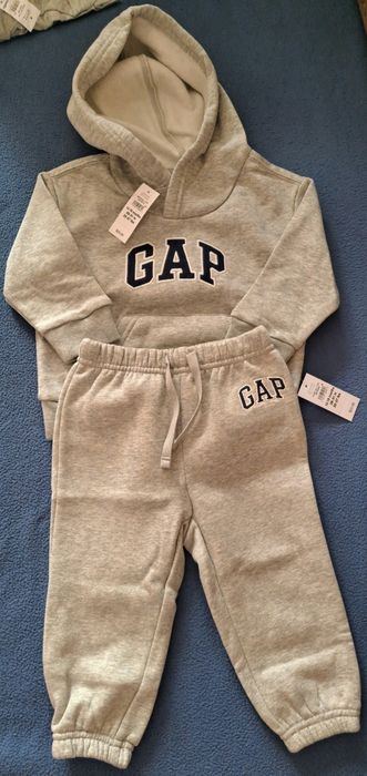 GAP костюм новий