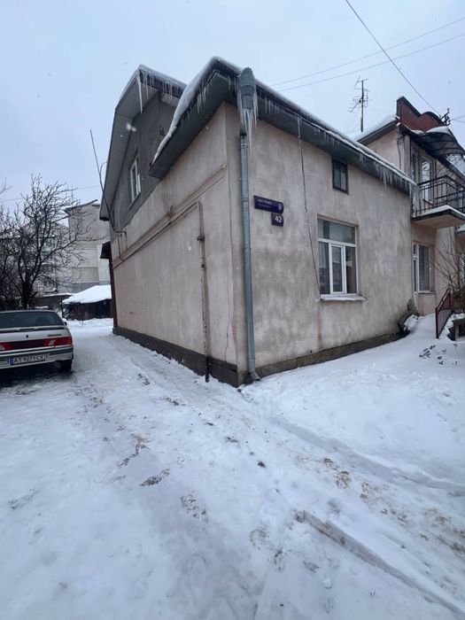 Продаж будинку в Івано-Франківську