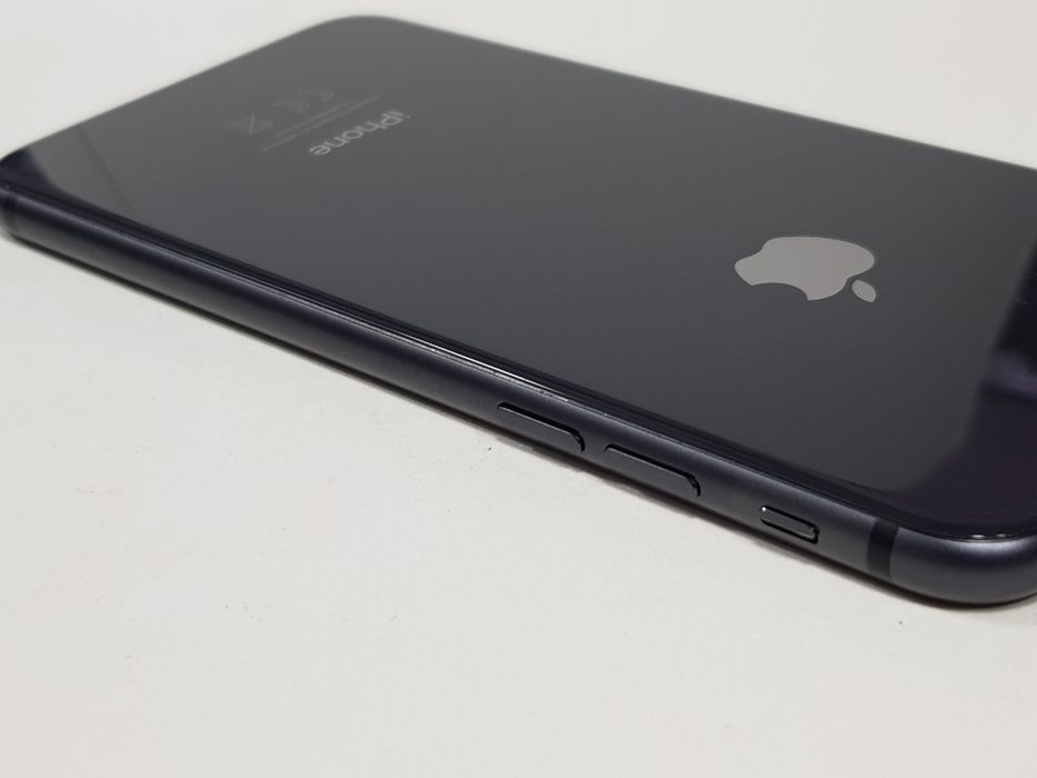 Apple iPhone 8 (64Gb/79%)