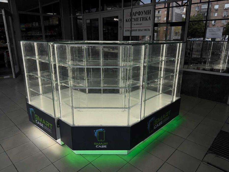 Торговий острівець в ТЦ, скляна вітрина, прилавок з LED підсвіткою