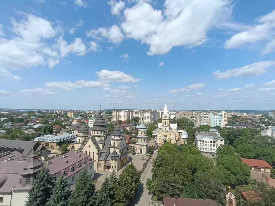 Продаж зданої 3кім.квартири по вулиці Незалежності! +комора!