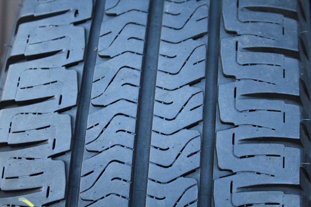 225 75 R16CP  Michelin Agiis Camping