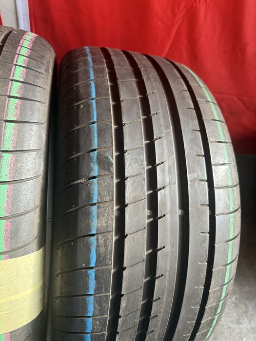 Pneus 245/40/19 Goodiyear Como novos