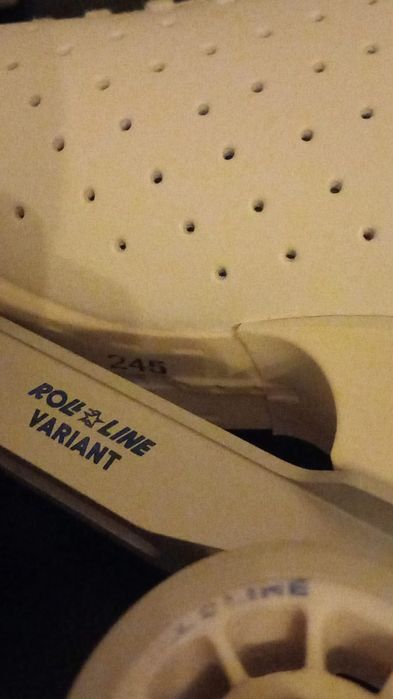 Patins, saco e proteções para patinagem artística