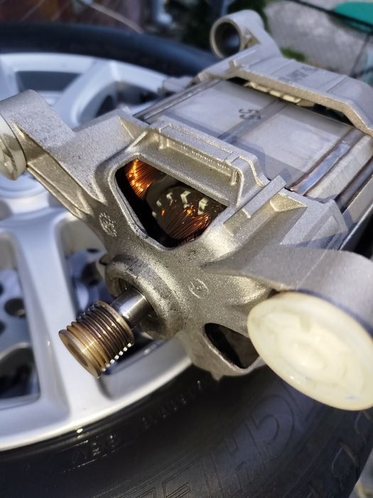 Двигун пральної машинки Siemens E14 (151 60037.03)