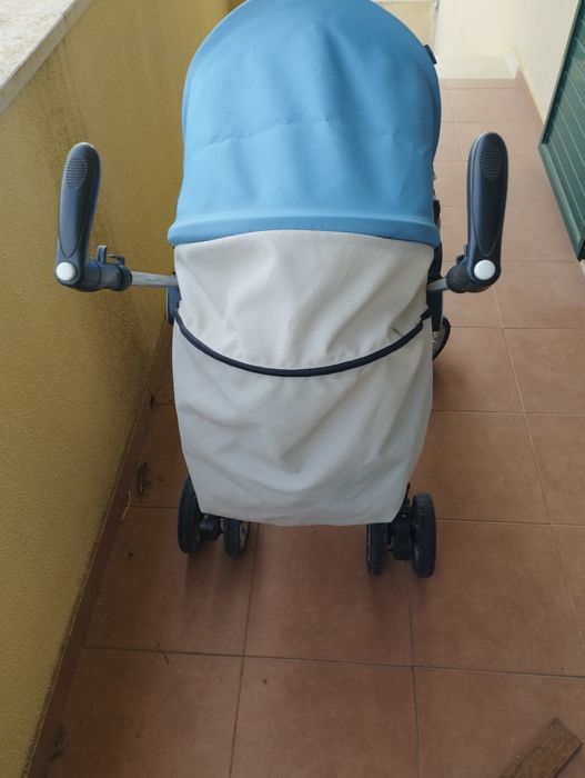 Carrinho com ovo para bebé.