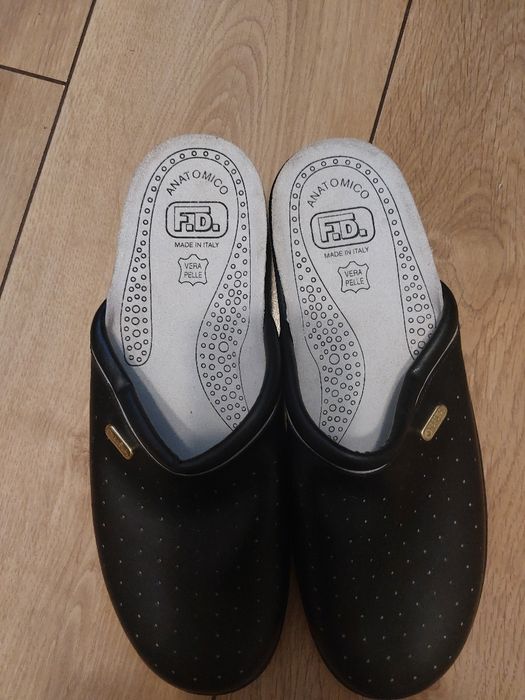 Nowe klapki medyczne czarne włoskie anatomico 44 męskie