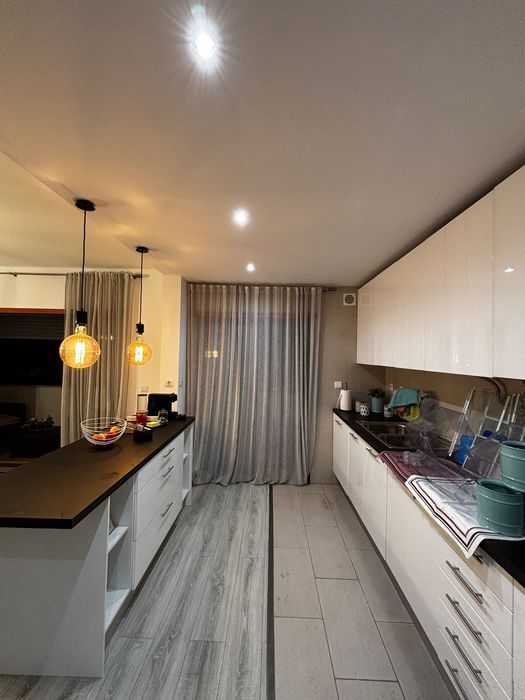 T2 mobilado em Setúbal | 106 m² área útil + arrecadação e parqueamento