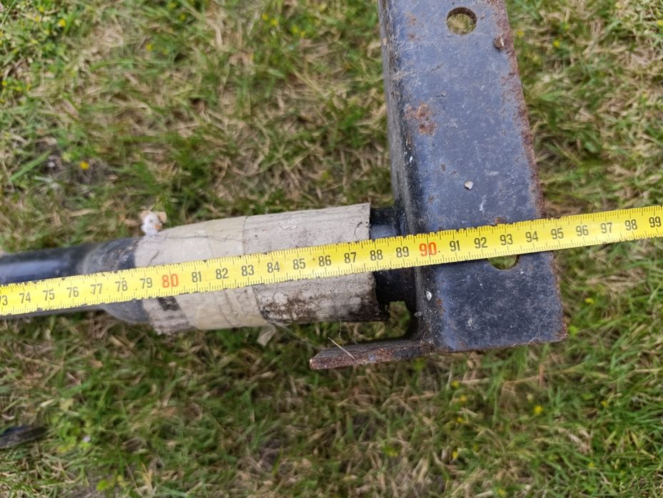 Hak holowniczy samochodowy