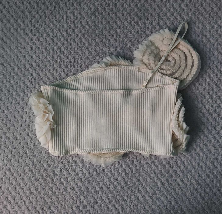 Zara top na jedno ramię z kwiatami 3d