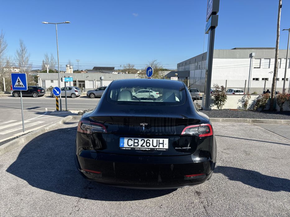 tesla model 3 long renge dual motor (financiamento se tiver interesse)