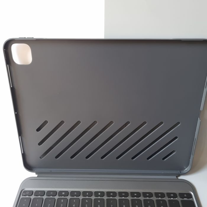 ESR Shift Series Etui z klawiaturą do iPad Pro 13" (M5/M4) – ciemnoszare