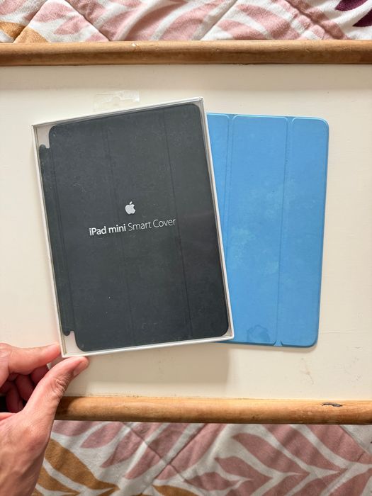 Apple iPad Mini Smart Cover Original – 2 Capas (1 Nova Lacrada + 1 Azul Usada)