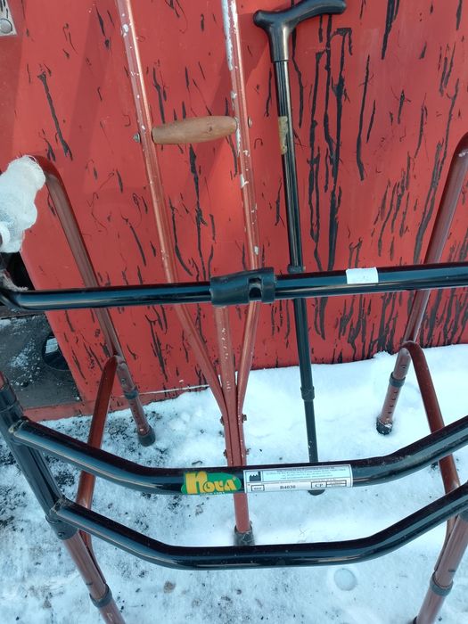 Костыли и палка ходунок