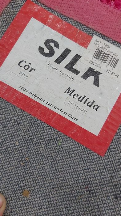 Tapetes em bom estado e banco