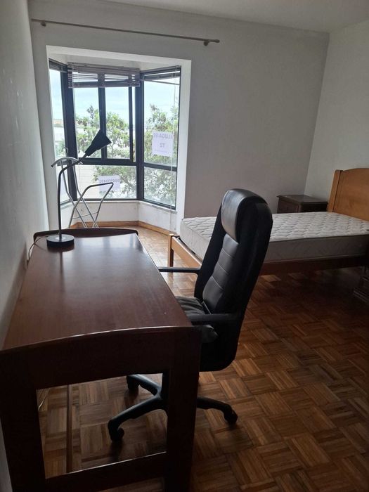 Alugo quarto a estudante em t2 próximo da universidade de aveiro