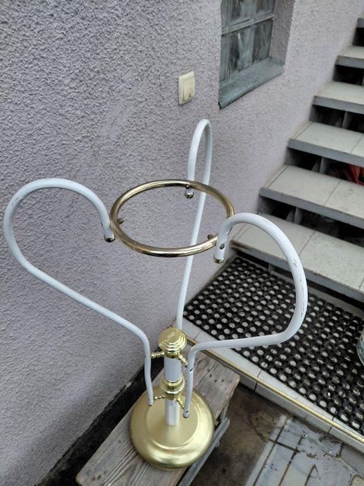 Подставка под компактный цветок