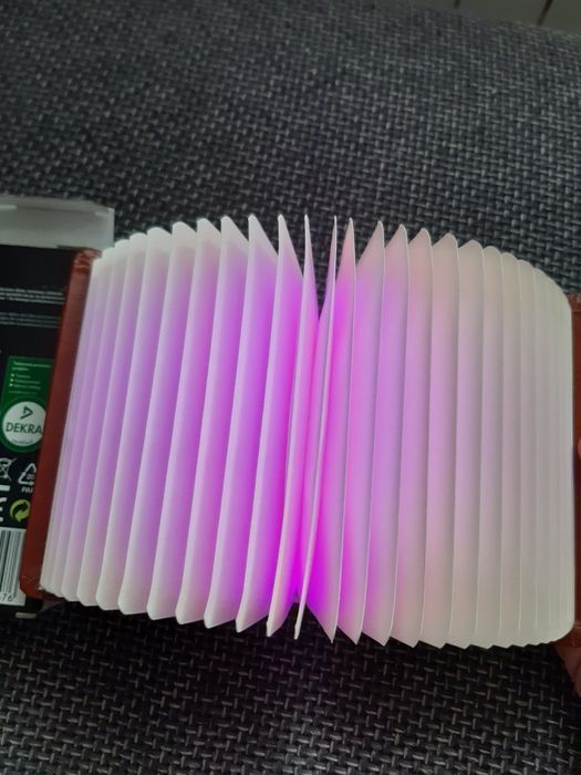 Dekoracja książka podświetlana ładowana na USB typu B