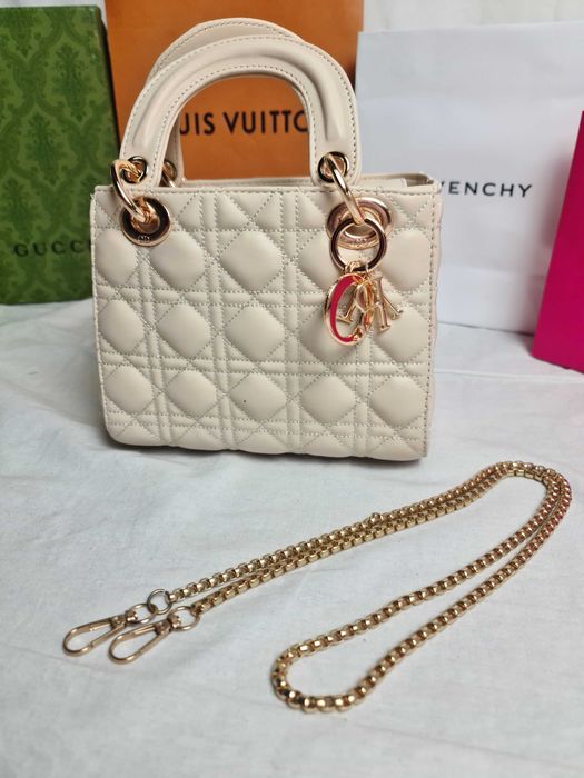 Torba Christian nowość Dior kuferek koszyczek listonoszka krem babelki