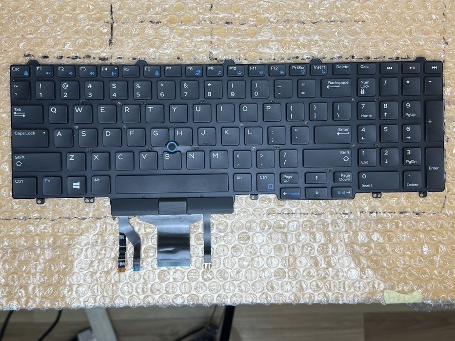 Клавіатура  із підсвіткою та без підсвітки Dell Latitude 5580, 5590, E5550, E5570