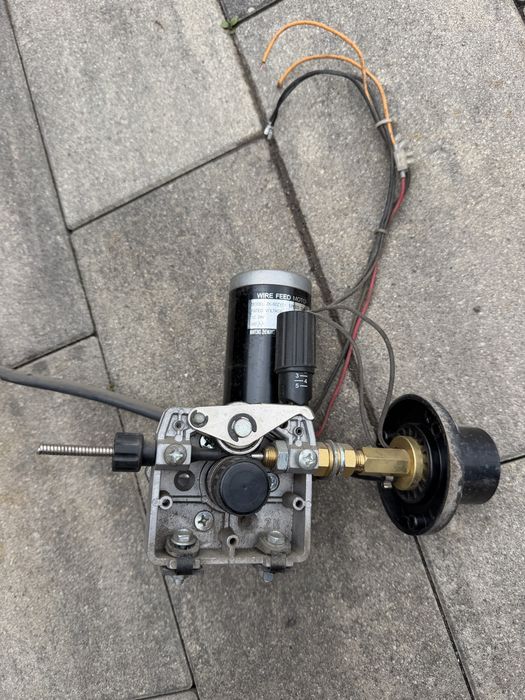Podajnik drutu silnik 24v elektrozawor gazu spawarka