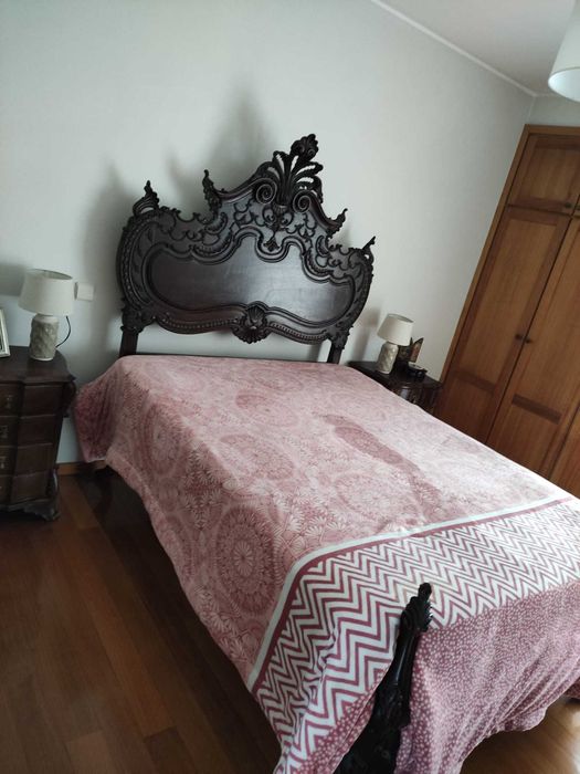 Cama de casal antiga a 100€