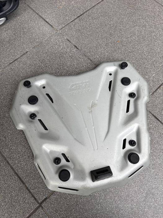 Givi Trekker Mala Transporte Top Case Mota Aluminio c/ Extras Originais Givi (Encosto do Passageiro + Pega) + Suporte Givi Trekker Aluminio