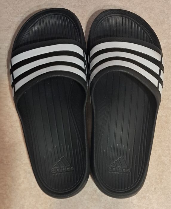 Adidas klapki,rozmiar 7, 23-24 cm długość stopy