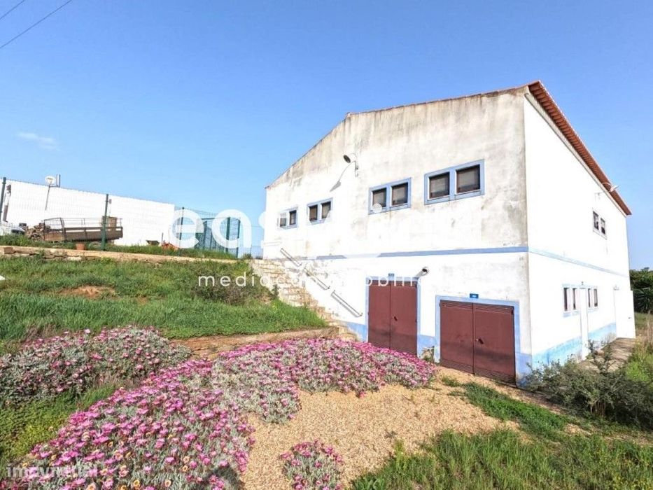Instalações industriais inseridas num terreno com 54.875 m2 — São Miguel Do Pinheiro, São Pedro De Solis E São Sebastião Dos Carros, Beja