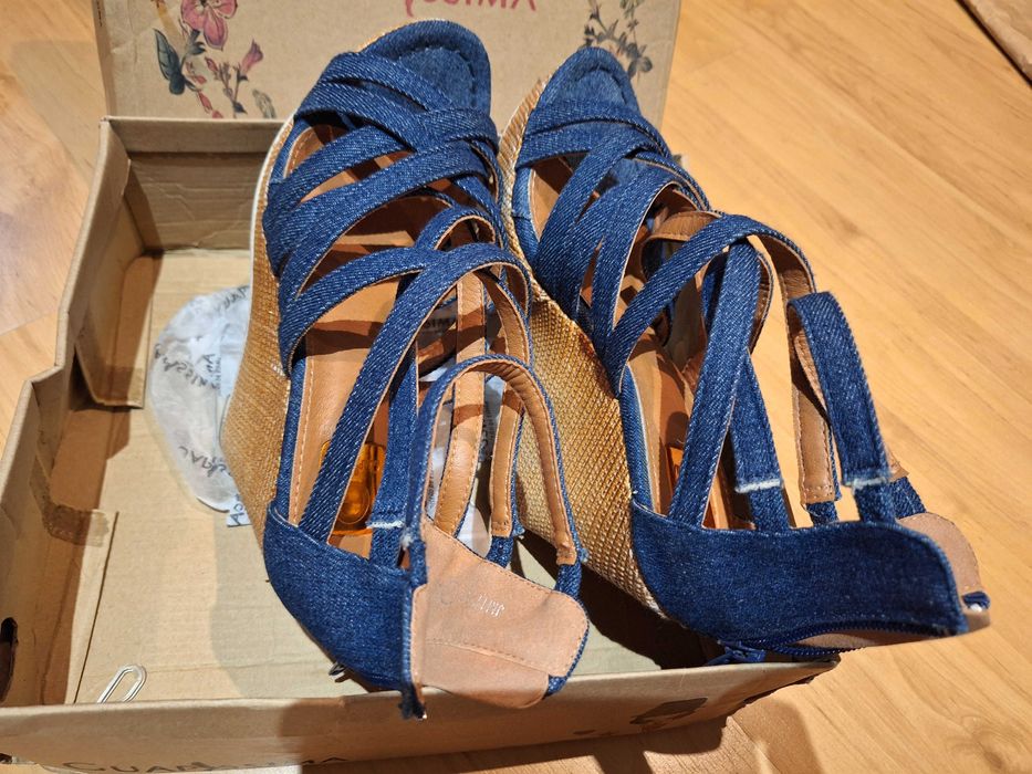 Sapatos cunha mulher n. 38