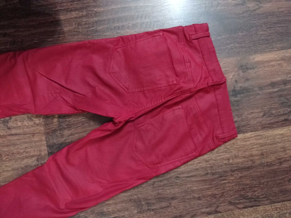 Spodnie Stradivarius roz 32 XXS ekoskóra bordowe czerwone jeansy rurki